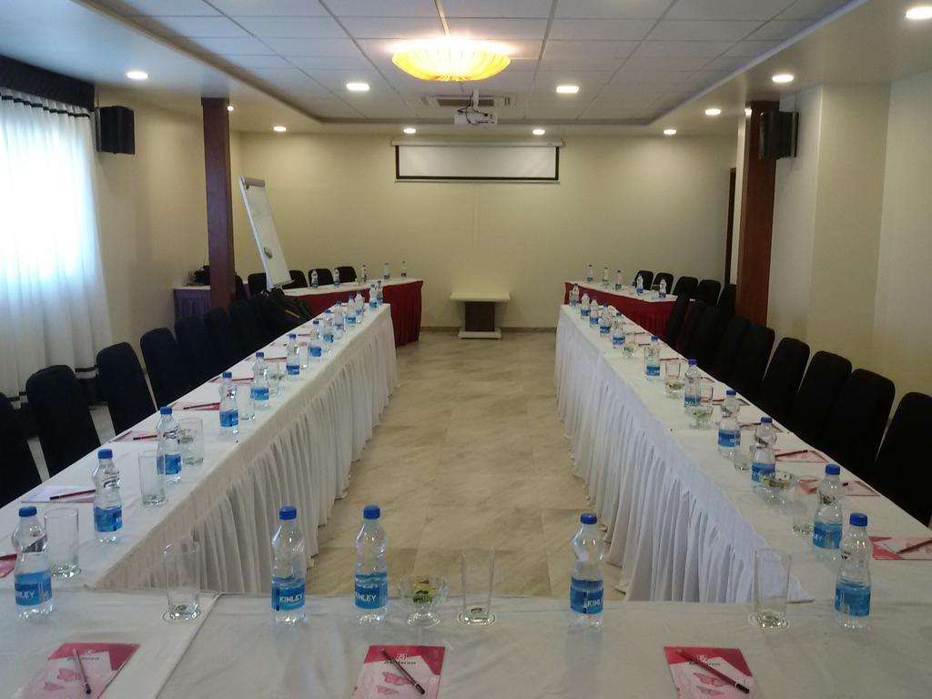 Hotel Green Olive Aurangabad  Ngoại thất bức ảnh