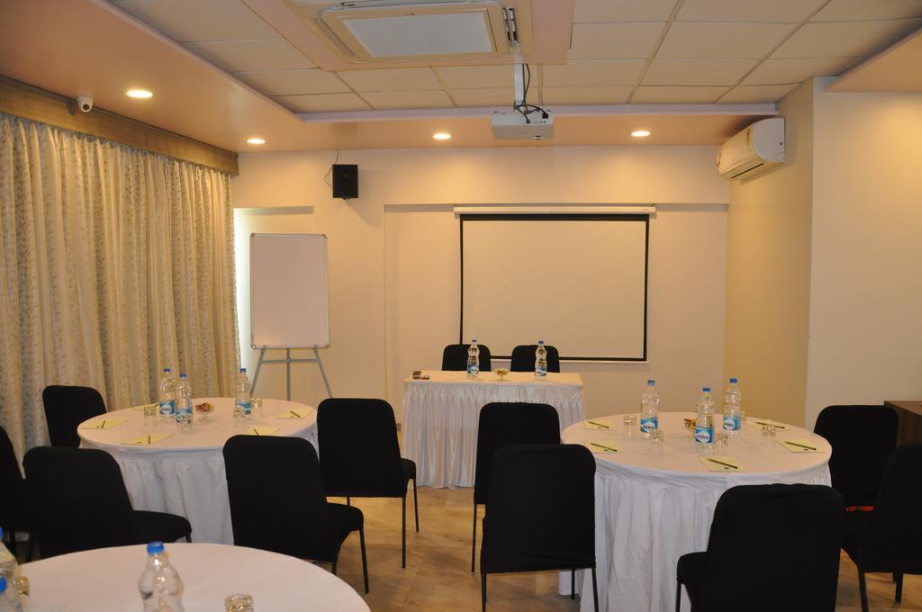 Hotel Green Olive Aurangabad  Ngoại thất bức ảnh